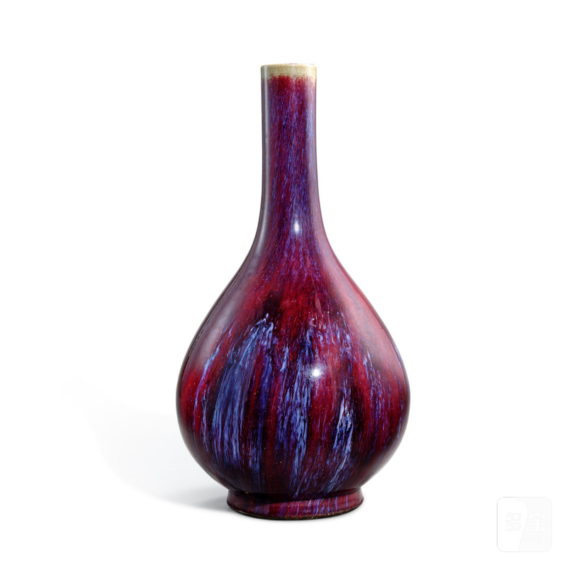 A large flambé-glazed bottle vase, Qing dynasty, 19th century | 清十九世紀 窰變釉長頸膽瓶